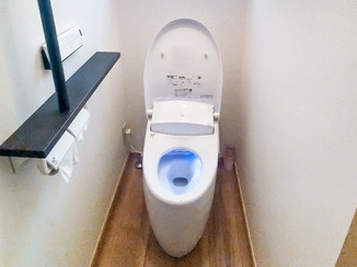 トイレリフォーム 車いすでも安心して使えるバリアフリーのトイレ