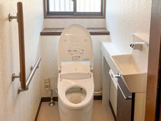 トイレリフォーム １日で取り替えた１階＆２階のトイレ