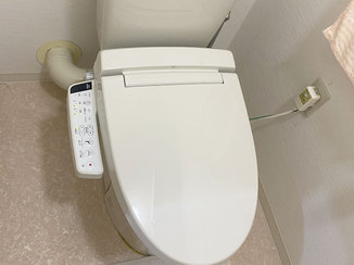 トイレリフォーム 流水音が静かで節水もできる、ストレスフリーのトイレ