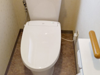 トイレリフォーム 使い勝手が良い、最新のきれいなトイレ